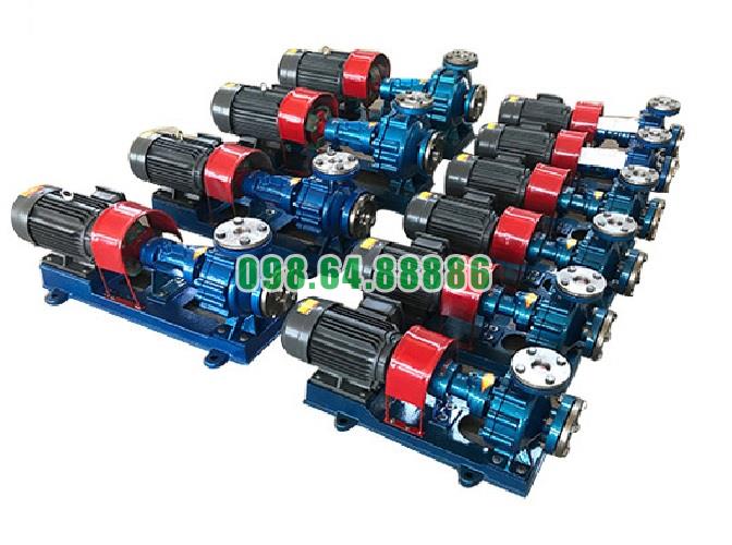 Bơm ly tâm dầu tải nhiệt RY40-25-200 cột áp 50 m, công suất 4 kW, lưu lượng 10 m3/h, tốc độ quay 2900 vòng/phút